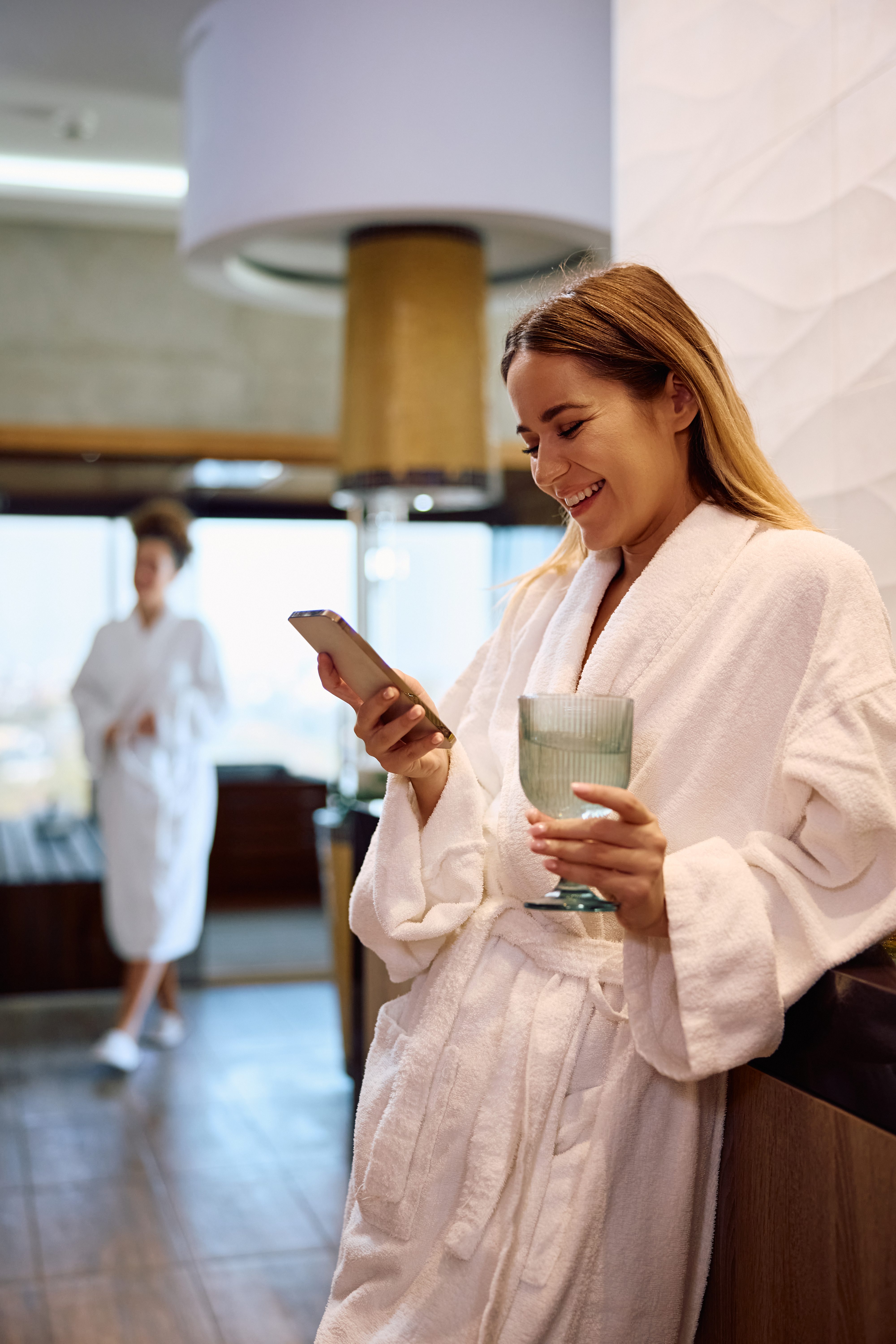 Hotel guest room comfort scenario for Voltic room automation compared with keycards